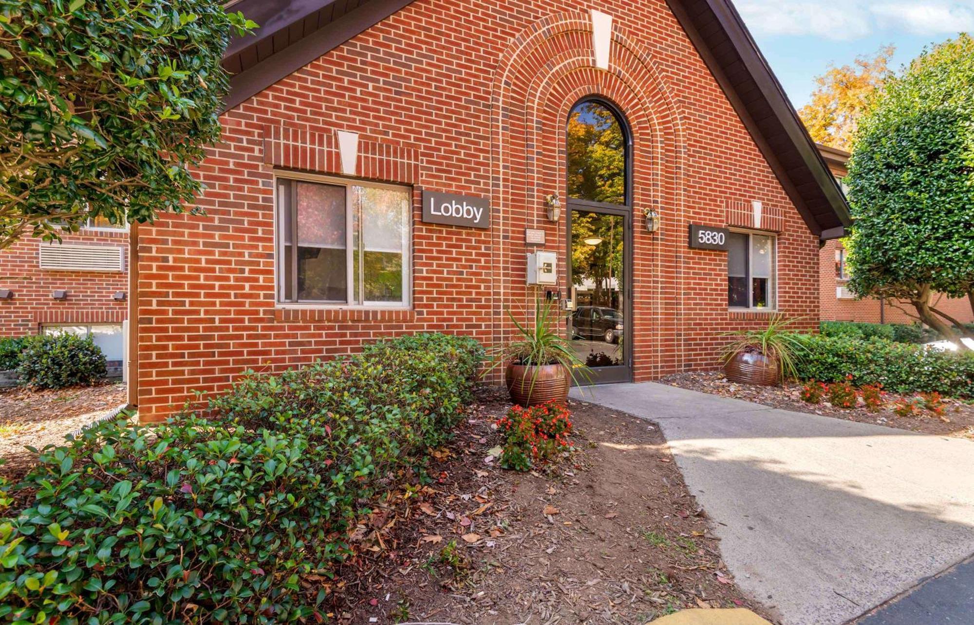 Extended Stay America Select Suites - Charlotte - Tyvola Rd - Executive Park Esterno foto