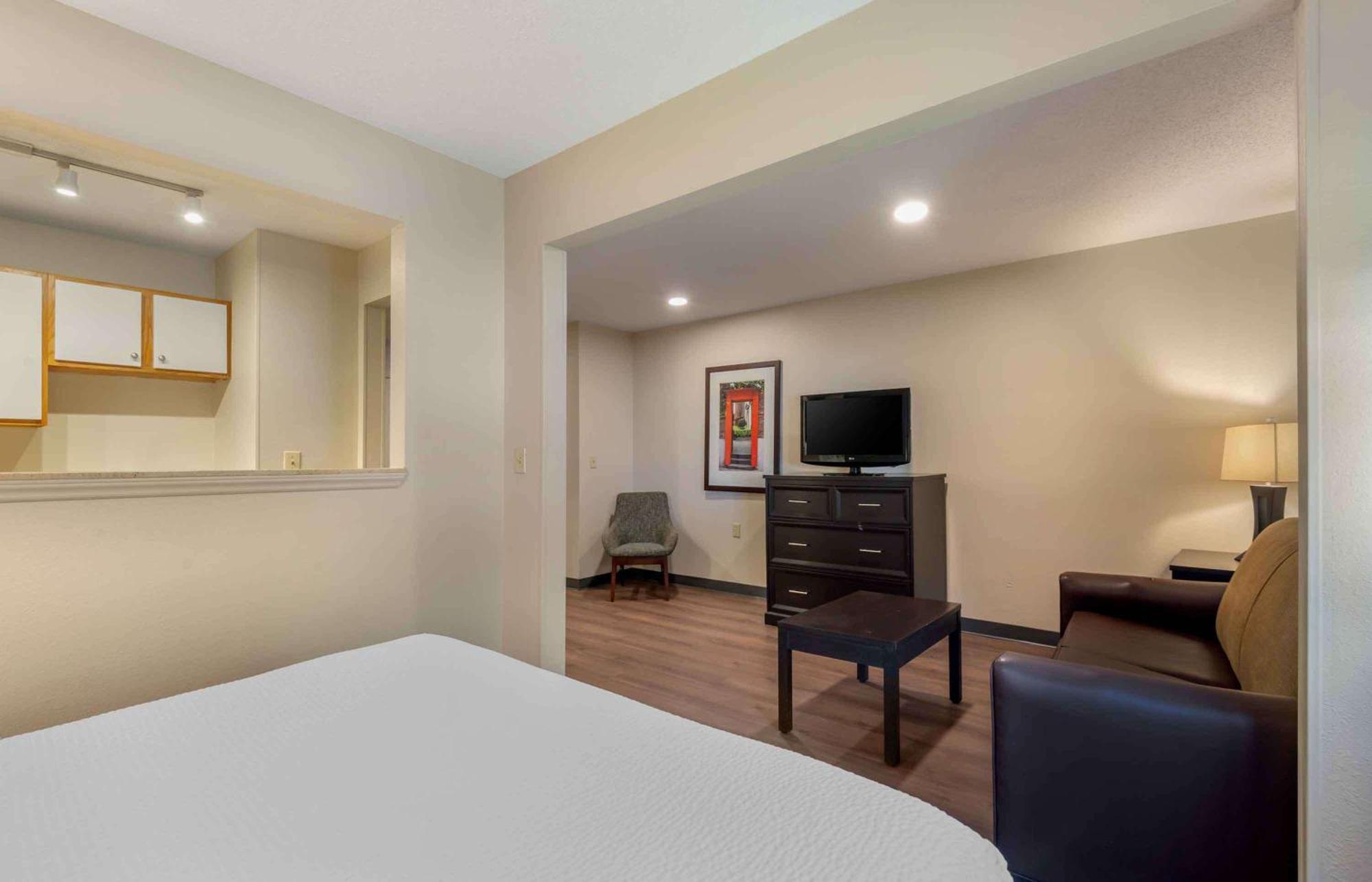 Extended Stay America Select Suites - Charlotte - Tyvola Rd - Executive Park Esterno foto