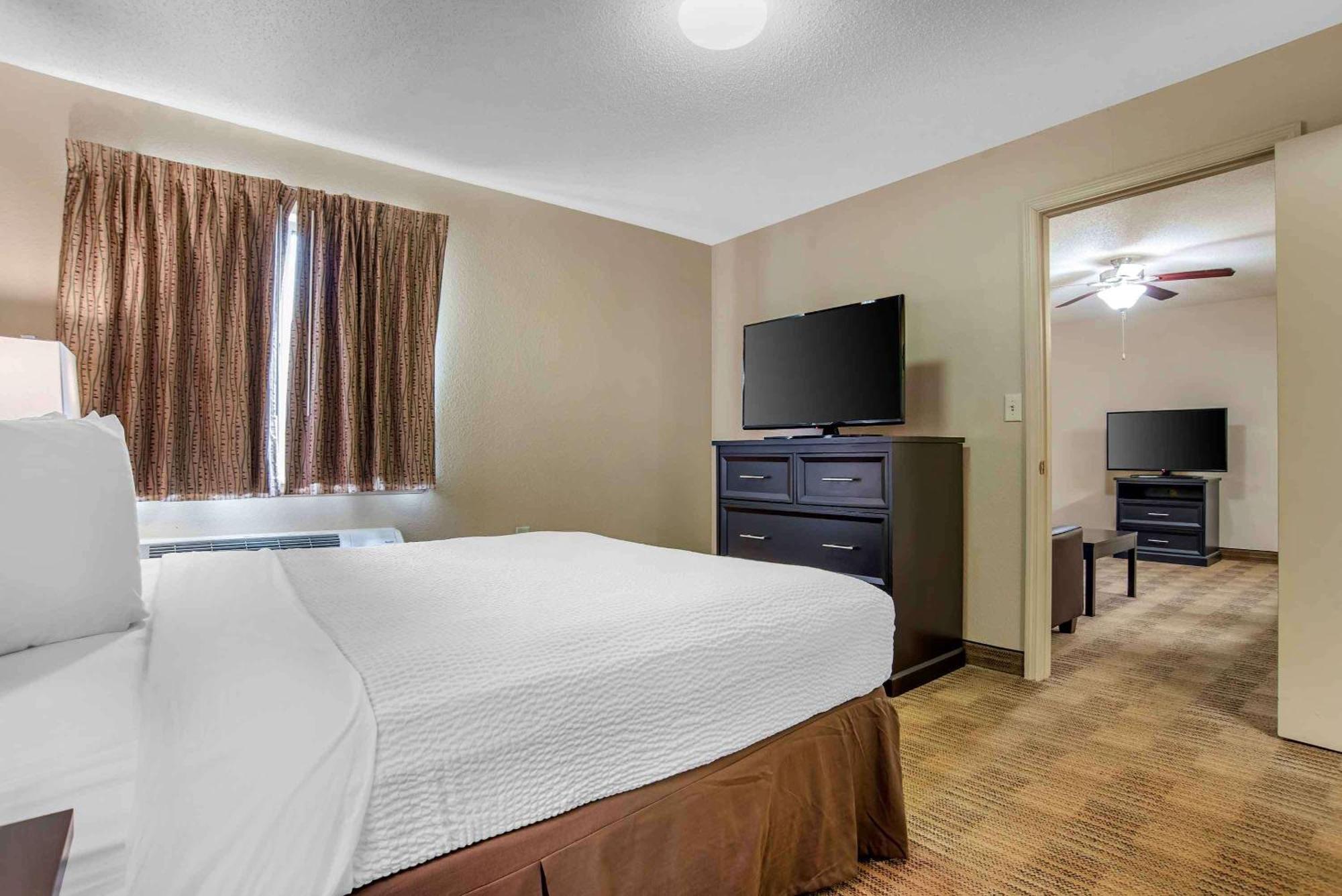 Extended Stay America Select Suites - Charlotte - Tyvola Rd - Executive Park Esterno foto