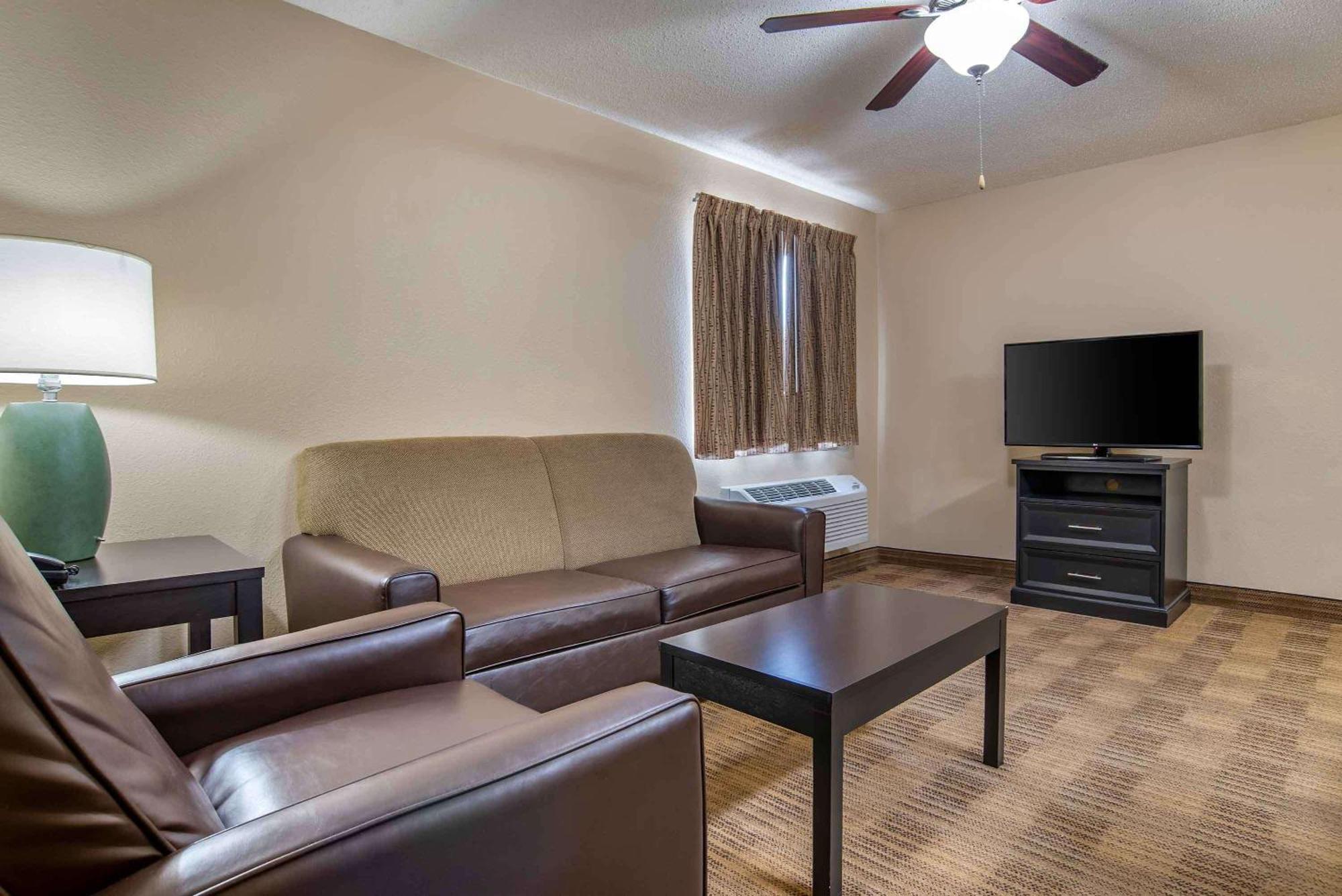 Extended Stay America Select Suites - Charlotte - Tyvola Rd - Executive Park Esterno foto