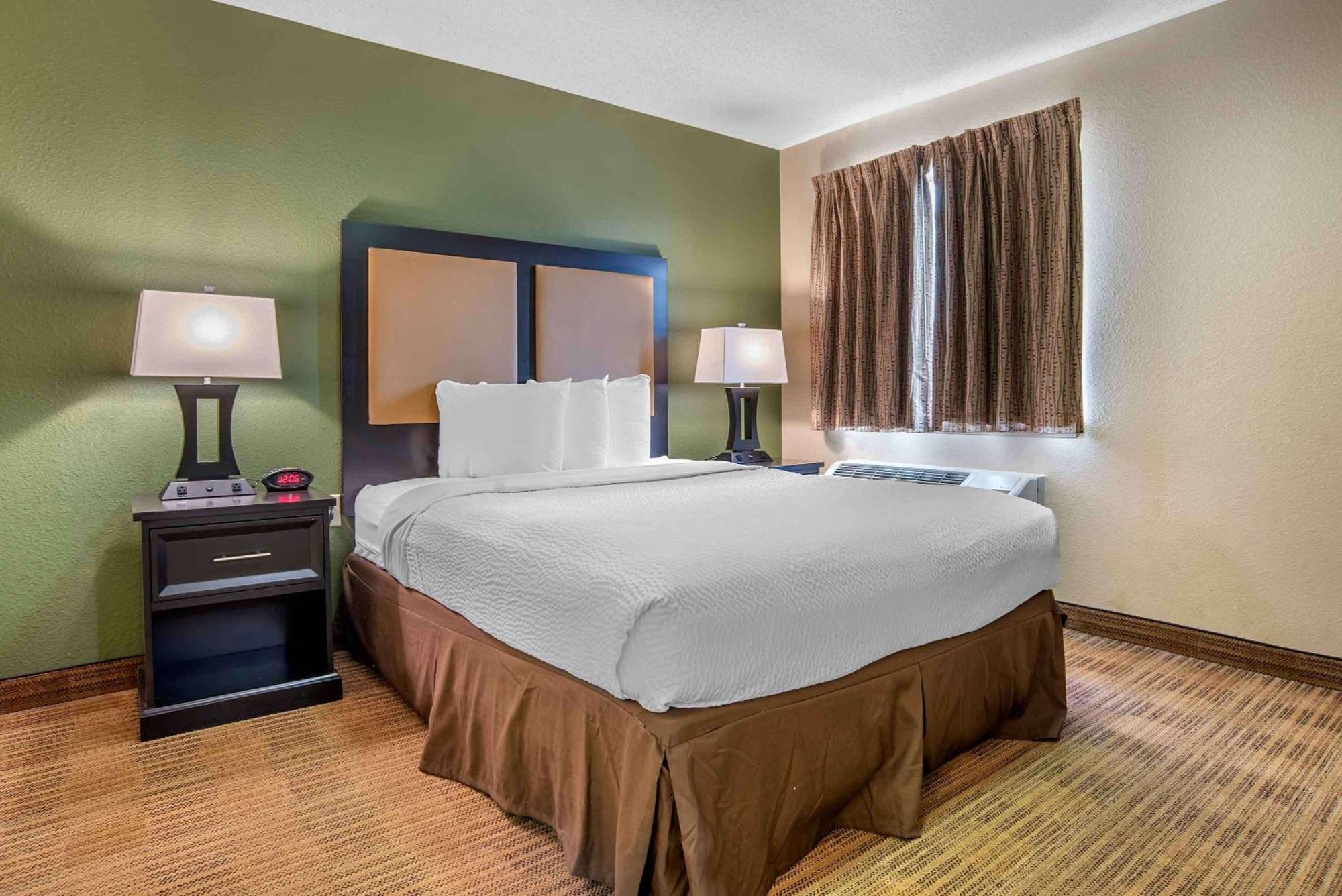Extended Stay America Select Suites - Charlotte - Tyvola Rd - Executive Park Esterno foto