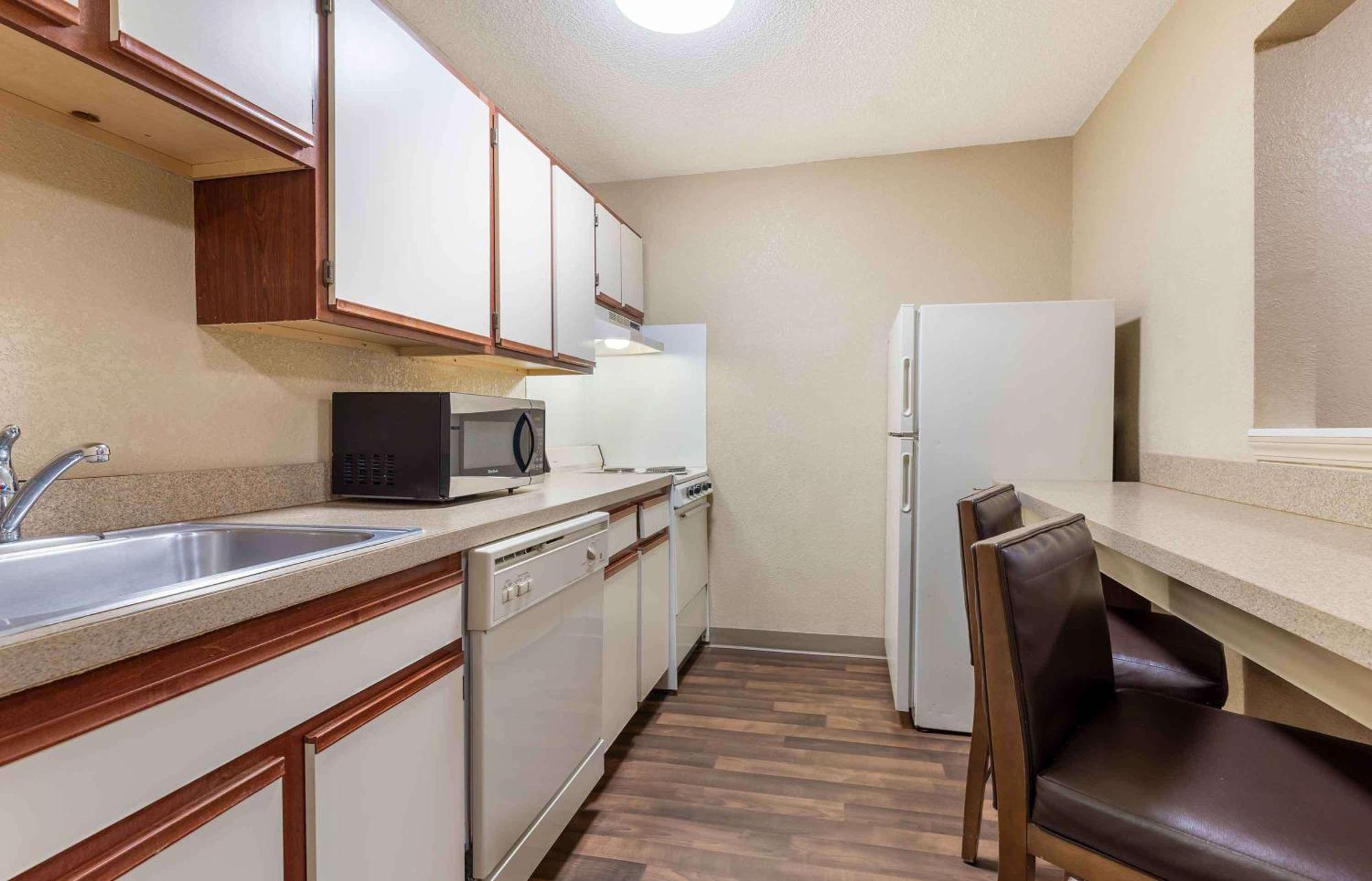 Extended Stay America Select Suites - Charlotte - Tyvola Rd - Executive Park Esterno foto
