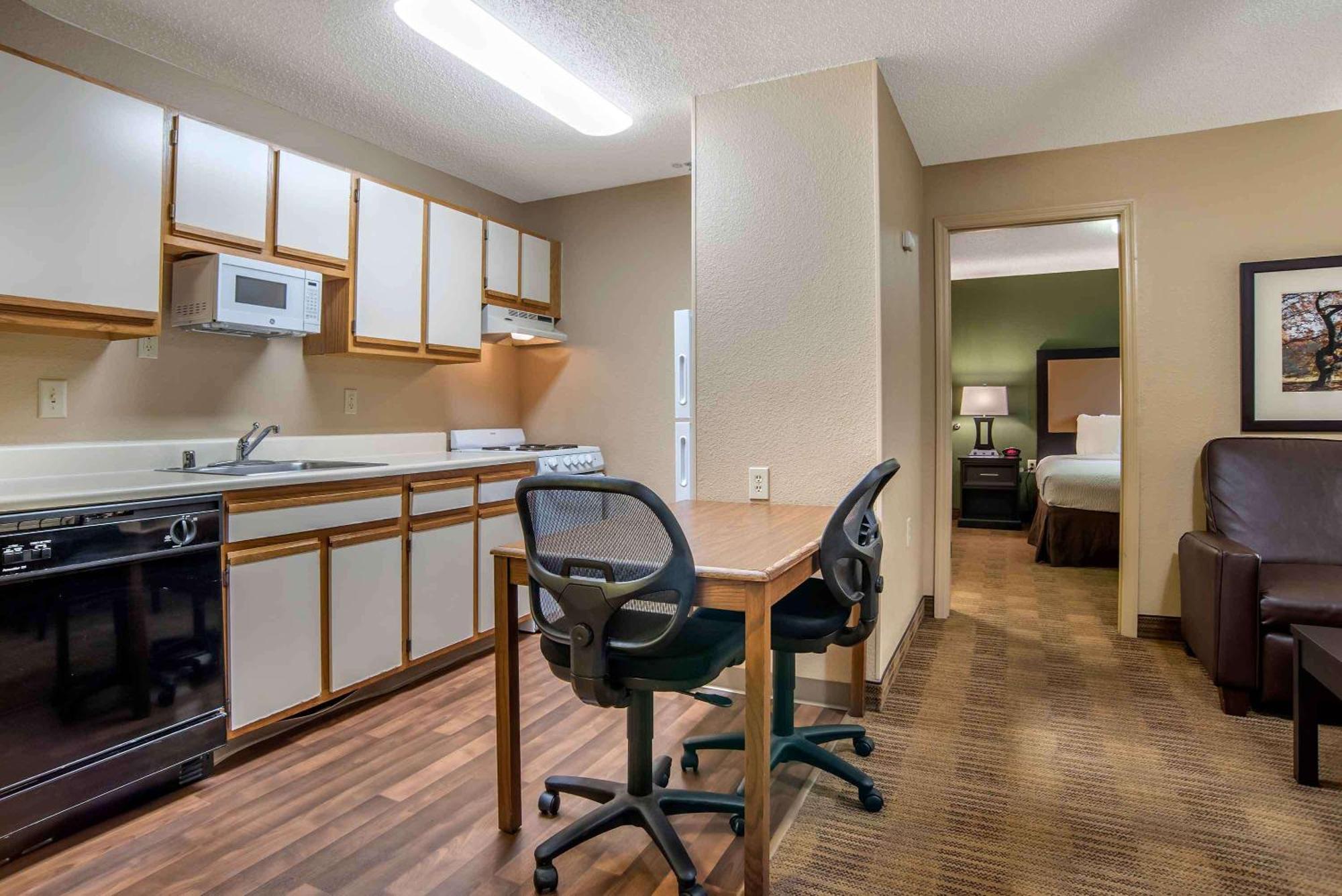 Extended Stay America Select Suites - Charlotte - Tyvola Rd - Executive Park Esterno foto