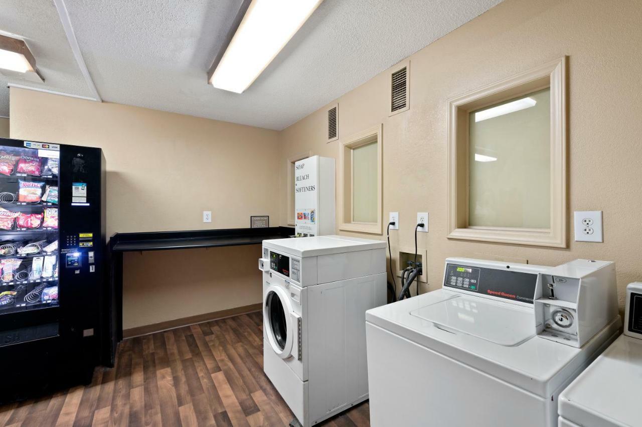 Extended Stay America Select Suites - Charlotte - Tyvola Rd - Executive Park Esterno foto